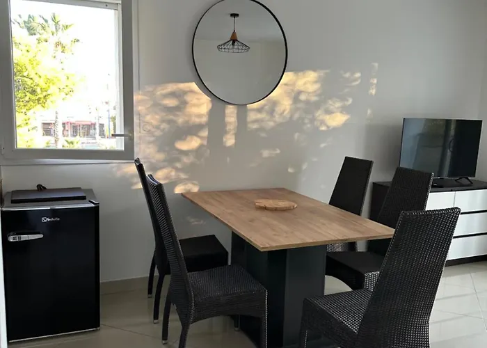 A La , Parking Prive Couvert דירה *